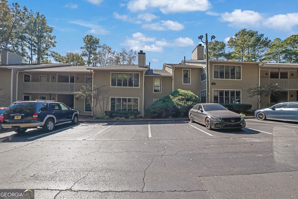 2 bedroom, 2 bathroom, 1,158 sq ft condominium for sale at 1003 River Mill Circle, Roswell, GA 30075