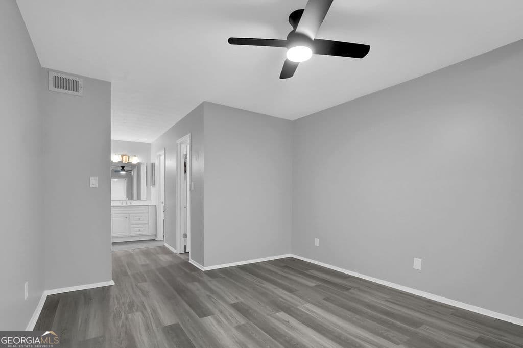 2 bedroom, 2 bathroom, 1,158 sq ft condominium for sale at 1003 River Mill Circle, Roswell, GA 30075 — photo 9