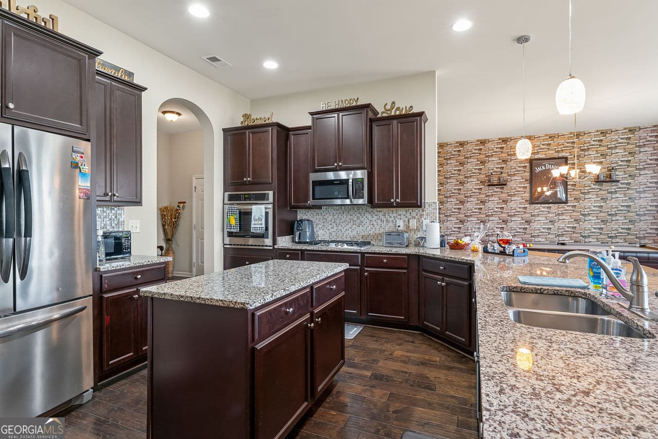 4 bedroom, 3.5 bathroom, 4,762 sq ft single family residence for rent at 500 Dandridge Street, Mcdonough, GA 30252 for $995 a month — photo 5