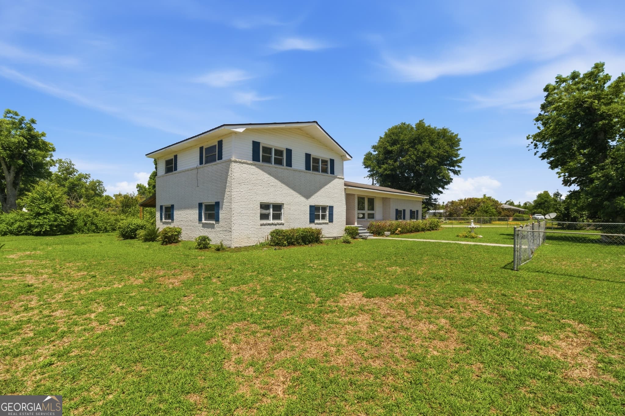 4 bedroom, 3 bathroom single family residence under contract at 27 Park Lane, Hazlehurst, GA 31539 — photo 3