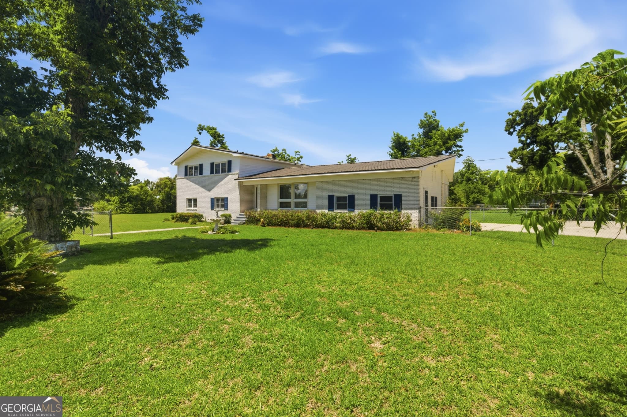 4 bedroom, 3 bathroom single family residence under contract at 27 Park Lane, Hazlehurst, GA 31539 — photo 5
