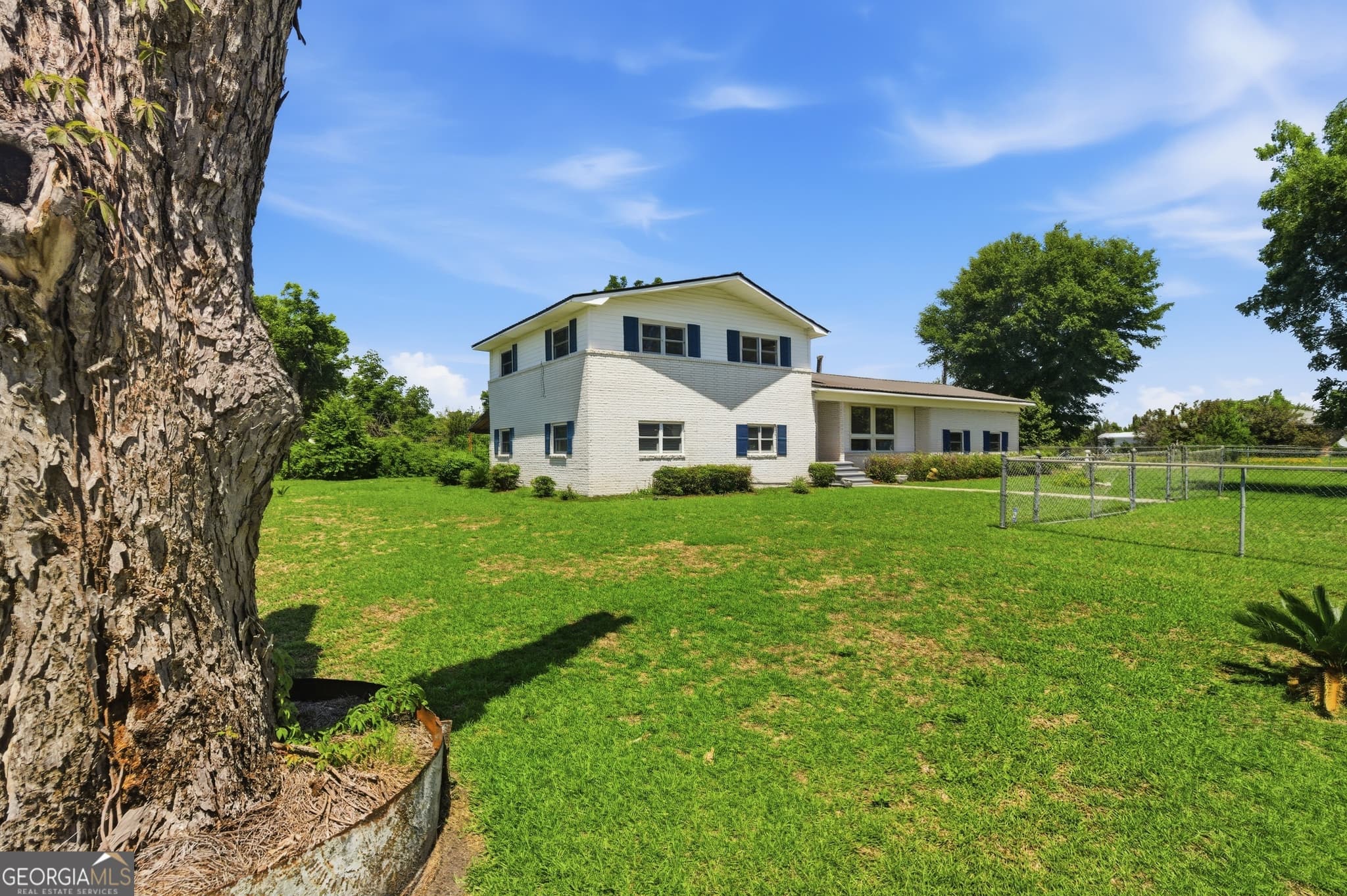 4 bedroom, 3 bathroom single family residence under contract at 27 Park Lane, Hazlehurst, GA 31539 — photo 9