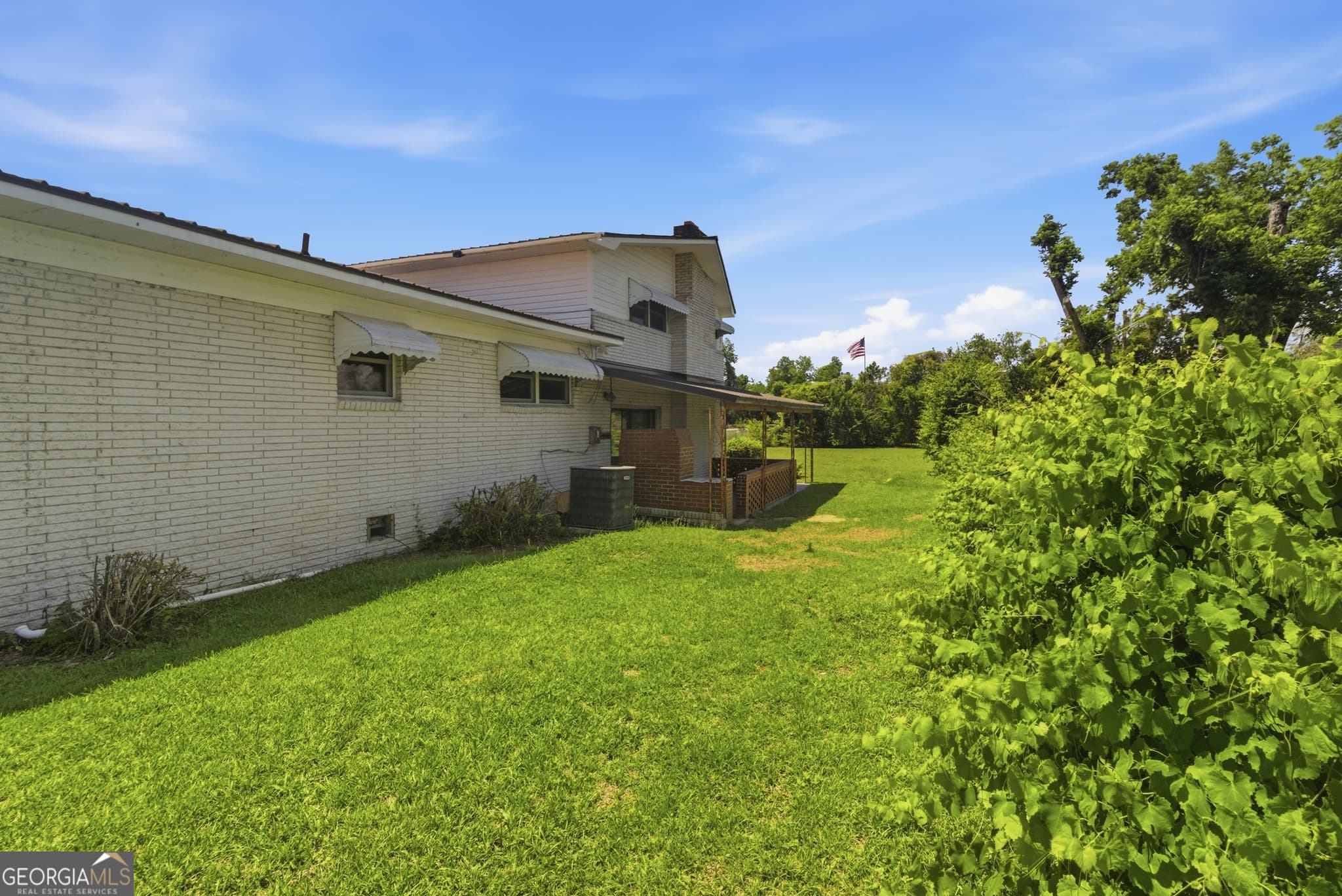 4 bedroom, 3 bathroom single family residence under contract at 27 Park Lane, Hazlehurst, GA 31539 — photo 10