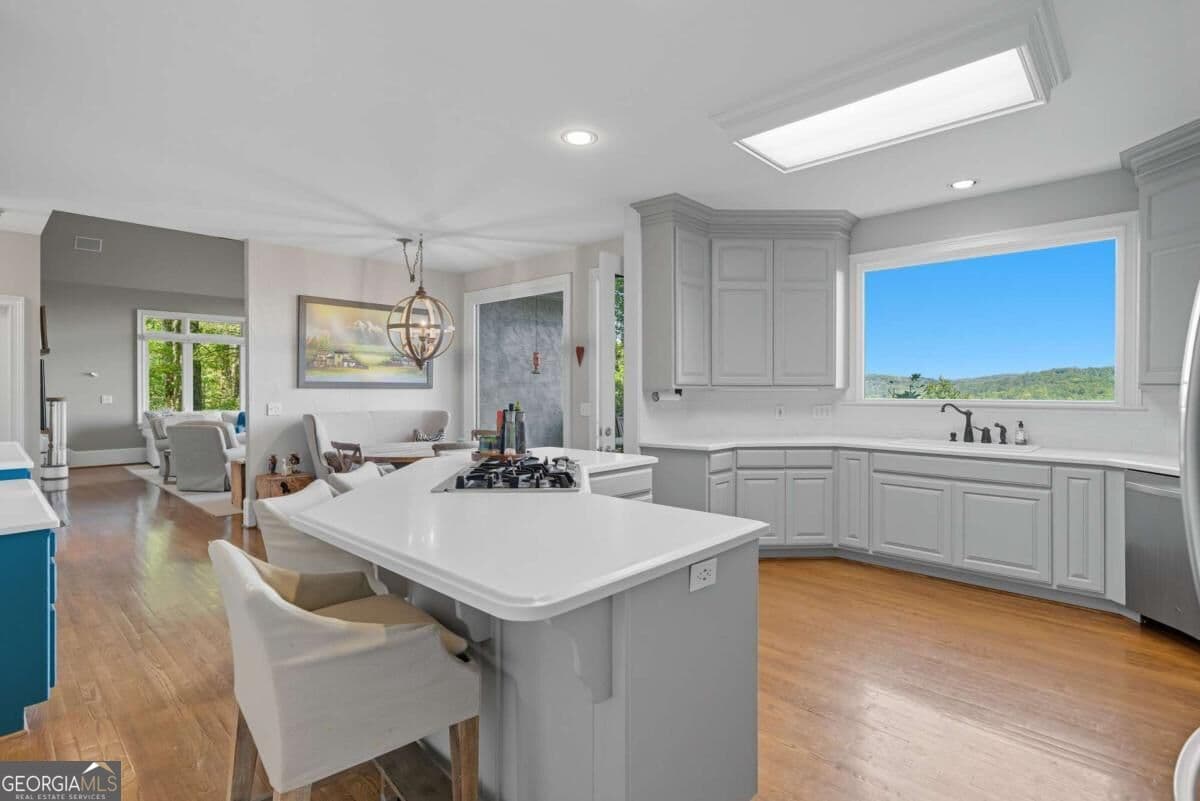 5 bedroom, 4 bathroom, 5,584 sq ft single family residence for sale at 23 Vista Woods Lane, Cartersville, GA 30120 — photo 4