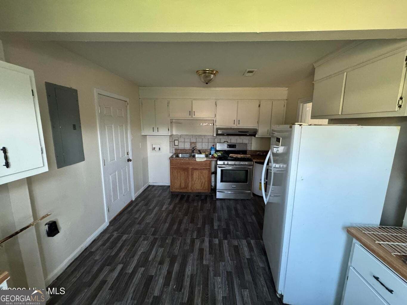 3 bedroom, 1 bathroom, 958 sq ft single family residence under contract at 3 Taylor Street, Augusta, GA 30901 — photo 2