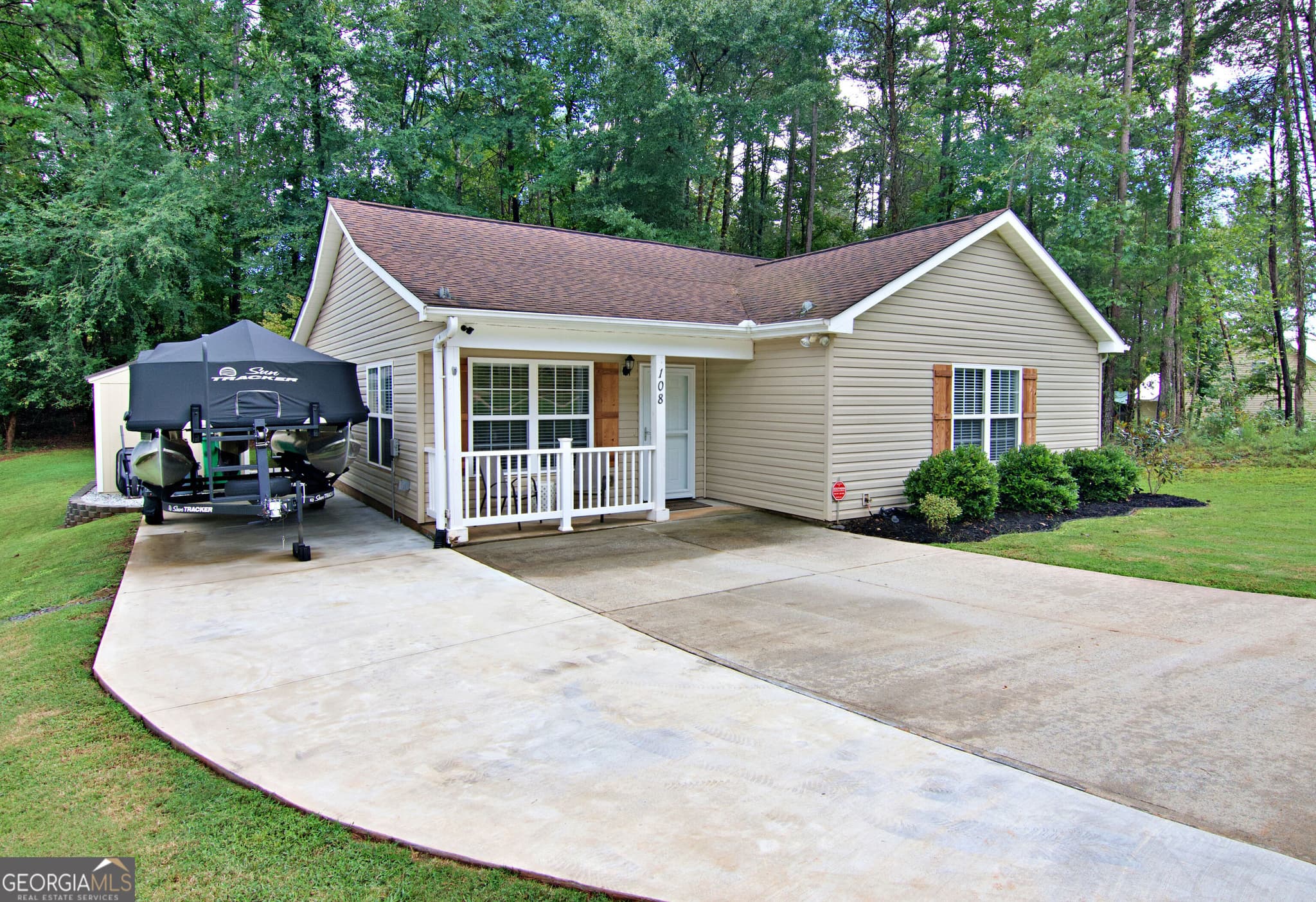 3 bedroom, 2 bathroom, 1,308 sq ft single family residence for sale at 108 ELM DRIVE Elm Drive, Westminster, SC 29693 — photo 3