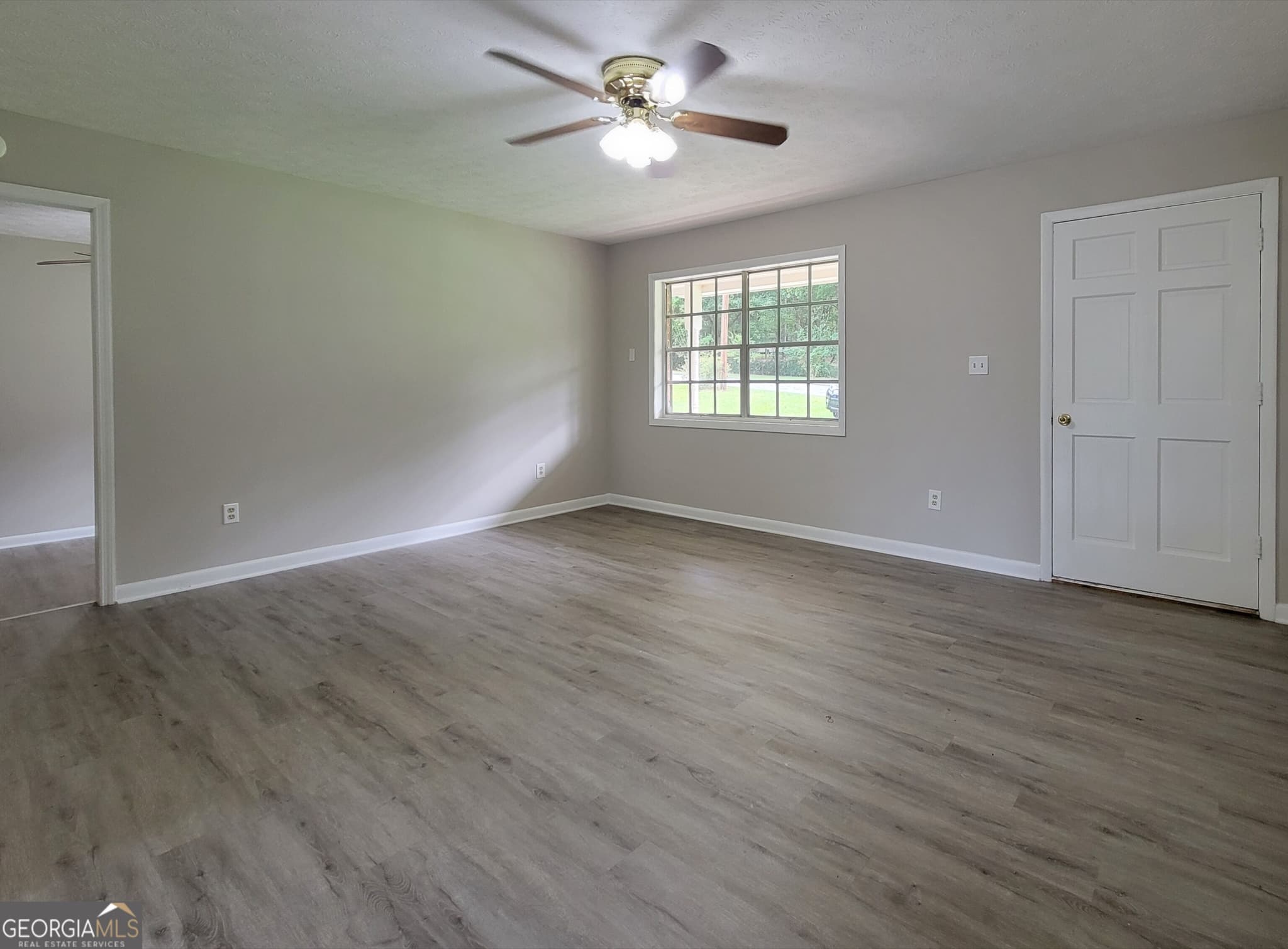 3 bedroom, 1.5 bathroom, 1,350 sq ft single family residence for rent at 858 Pine Shadow Lane, Winder, GA 30680 for $1,765 a month — photo 3