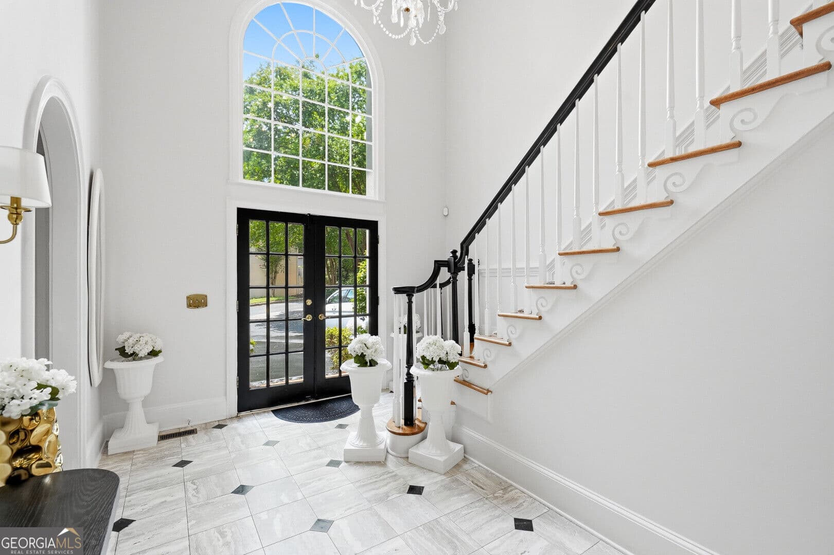 4 bedroom, 3.5 bathroom, 3,716 sq ft single family residence for sale at 110 Brassy Court, Alpharetta, GA 30022 — photo 4