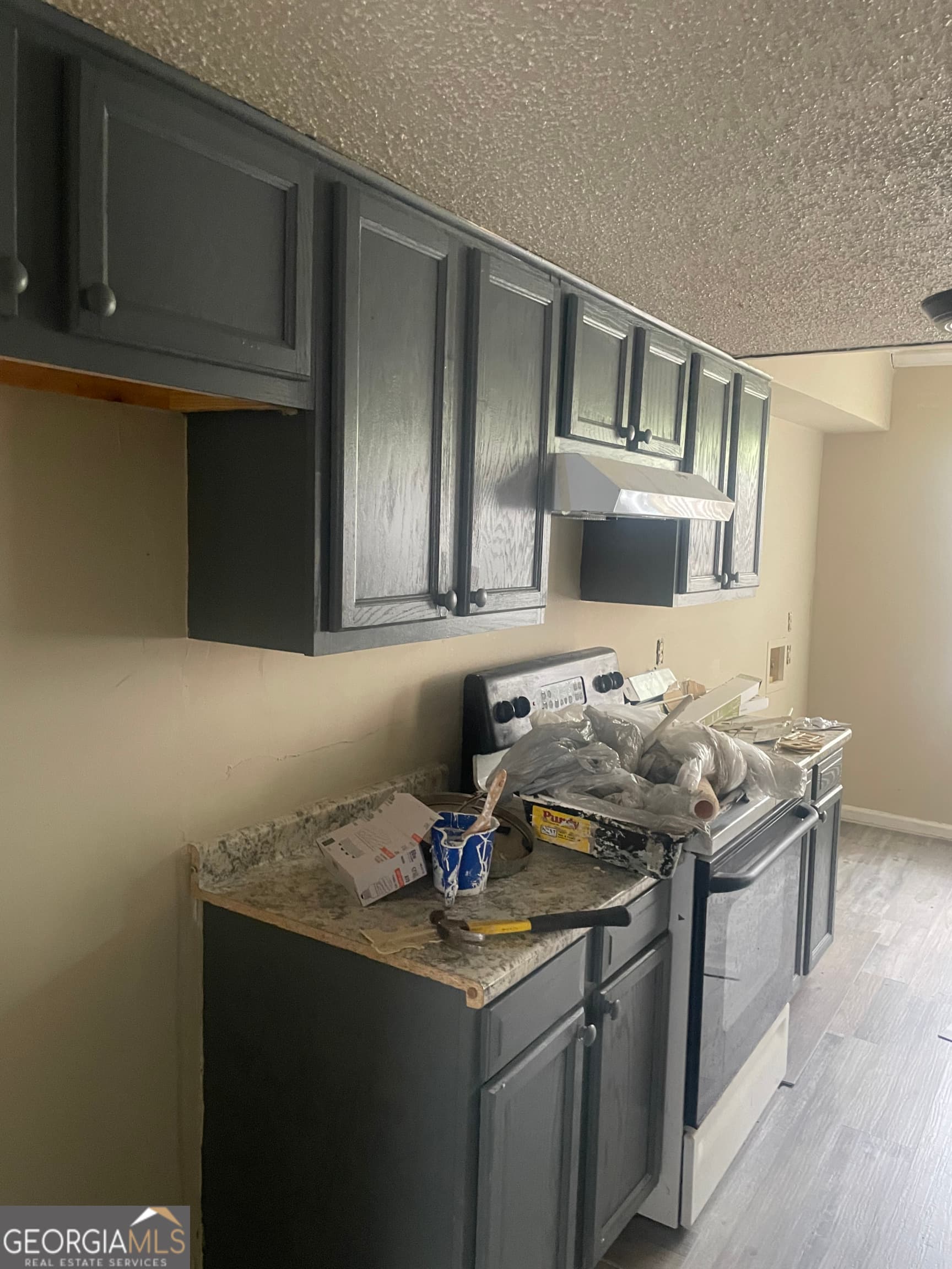 3 bedroom, 2.5 bathroom, 1,536 sq ft condominium for sale at 6354 Shannon Parkway, Union City, GA 30291 — photo 2