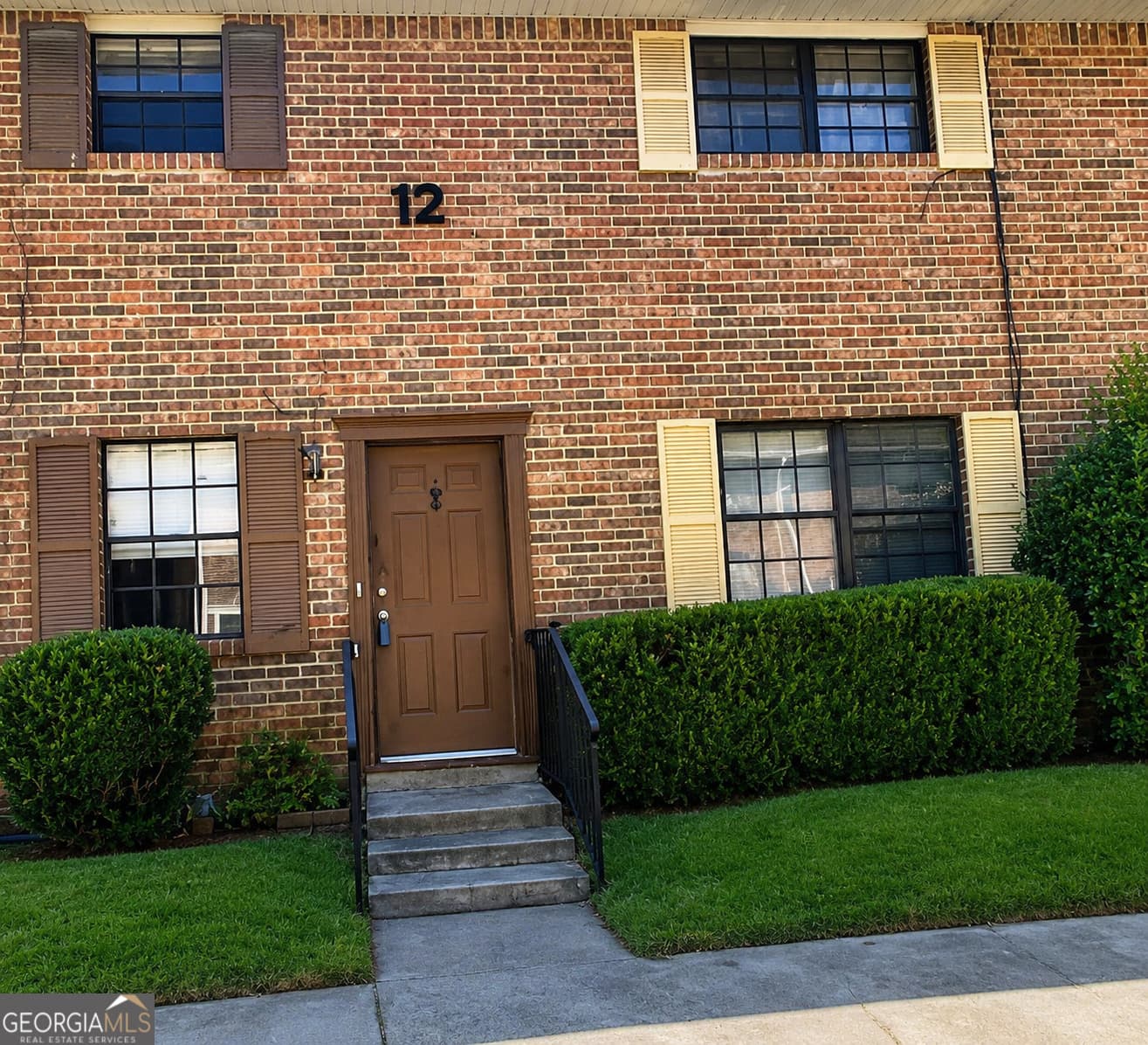 3 bedroom, 2.5 bathroom, 1,536 sq ft condominium for sale at 6354 Shannon Parkway, Union City, GA 30291