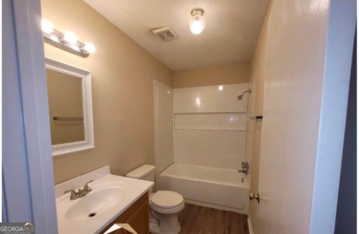 3 bedroom, 2 bathroom, 1,008 sq ft single family residence for sale at 1323 Crawford Street, Macon, GA 31206 — photo 6