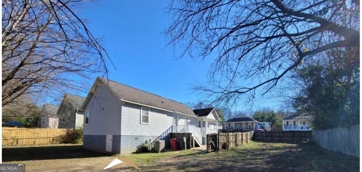 3 bedroom, 2 bathroom, 1,008 sq ft single family residence for sale at 1323 Crawford Street, Macon, GA 31206 — photo 7