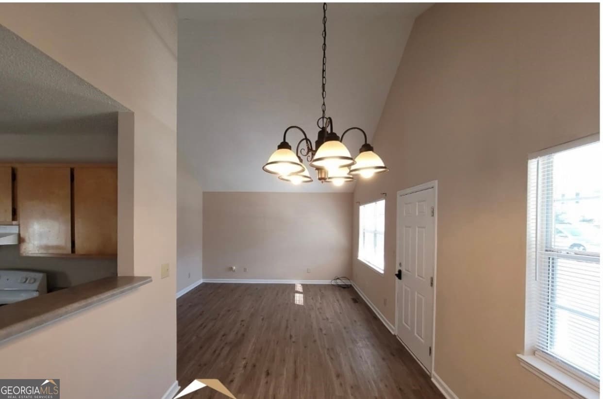 3 bedroom, 2 bathroom, 1,008 sq ft single family residence for sale at 1323 Crawford Street, Macon, GA 31206 — photo 4
