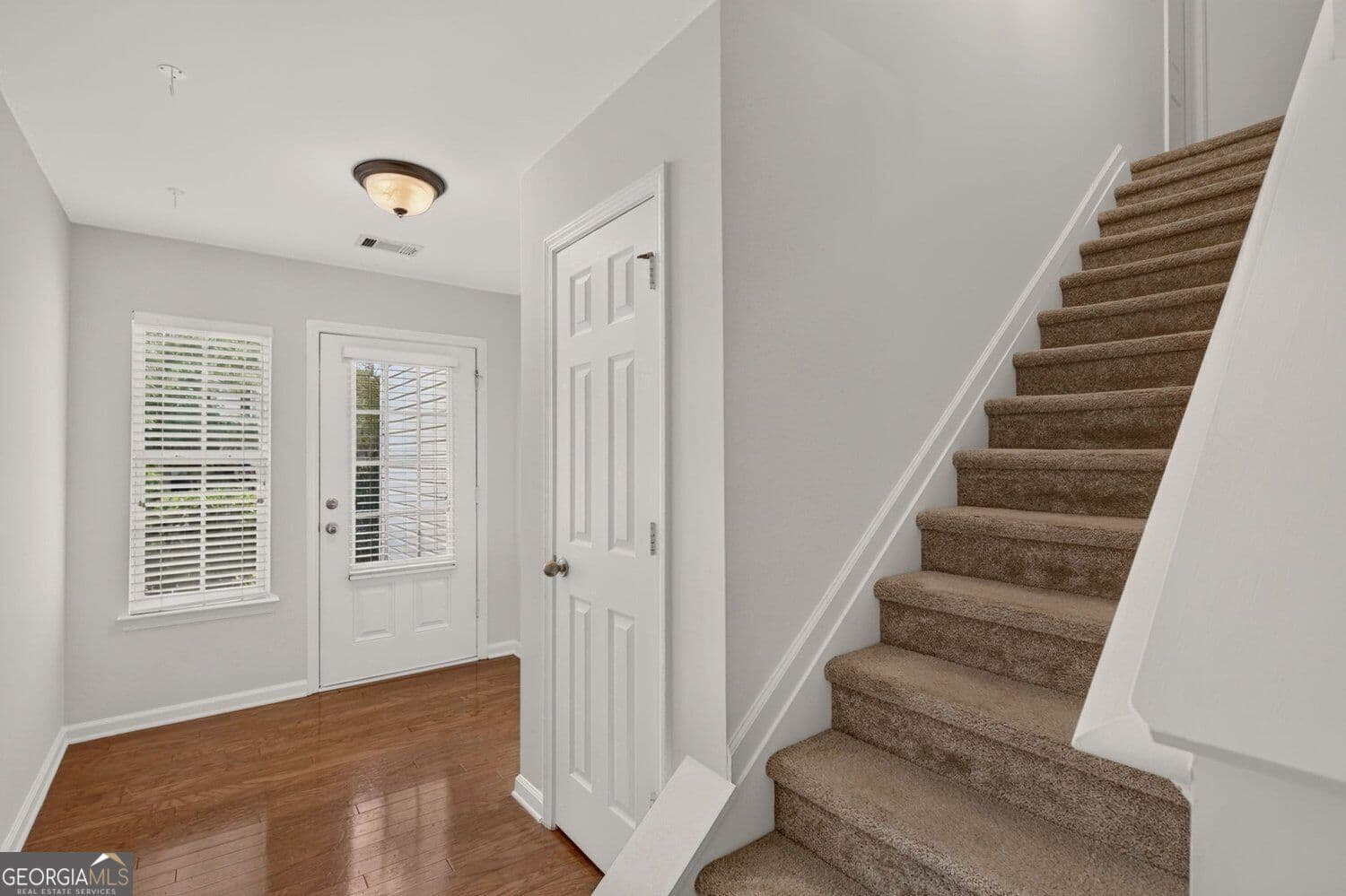 3 bedroom, 2.5 bathroom, 1,976 sq ft single family residence for sale at 2850 Mayfair Drive, Cumming, GA 30040 — photo 7