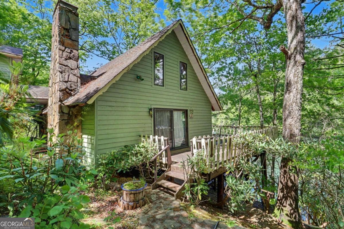 3 bedroom, 3 bathroom, 2,352 sq ft single family residence under contract at 15 Imperial Lane, Clayton, GA 30525 — photo 4