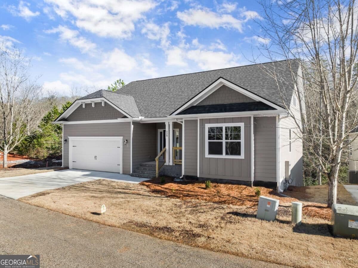 5 bedroom, 4 bathroom, 3,900 sq ft single family residence for sale at 105 Goodness Court, Commerce, GA 30530 — photo 2
