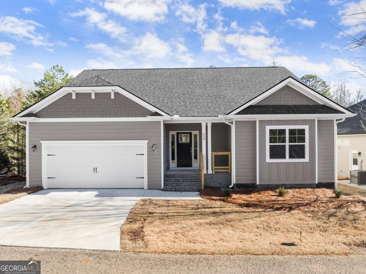 5 bedroom, 4 bathroom, 3,900 sq ft single family residence for sale at 105 Goodness Court, Commerce, GA 30530 — photo 3