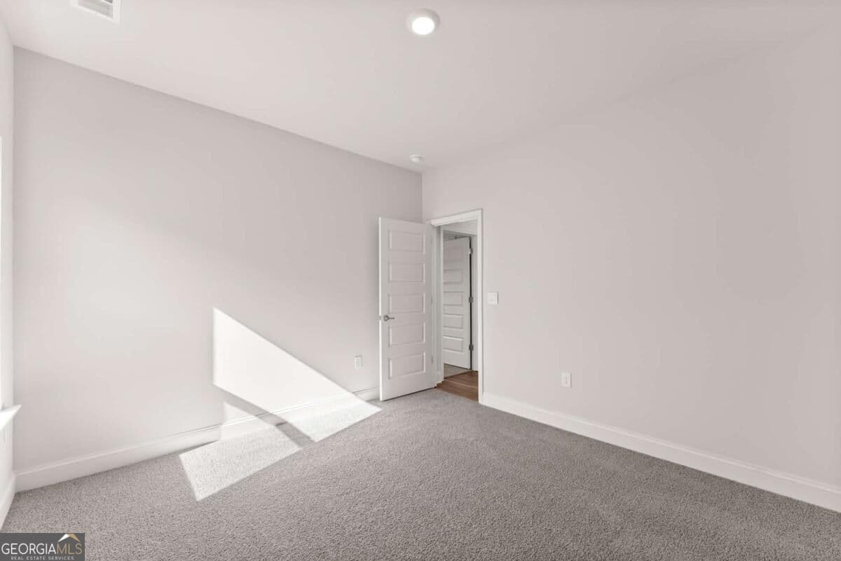 5 bedroom, 4 bathroom, 3,900 sq ft single family residence for sale at 105 Goodness Court, Commerce, GA 30530 — photo 10