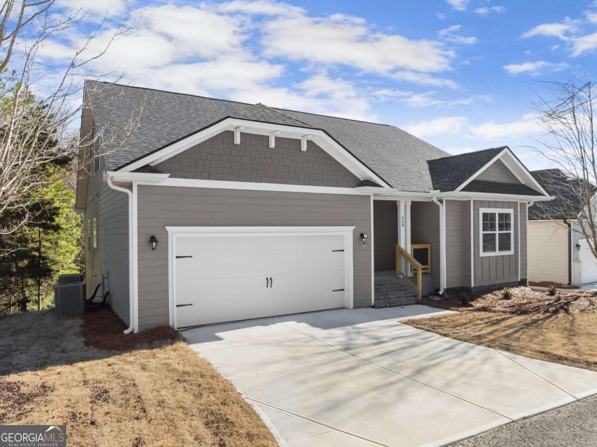 5 bedroom, 4 bathroom, 3,900 sq ft single family residence for sale at 105 Goodness Court, Commerce, GA 30530 — photo 4
