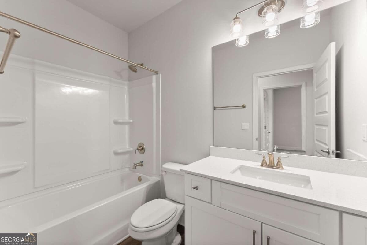 5 bedroom, 4 bathroom, 3,900 sq ft single family residence for sale at 105 Goodness Court, Commerce, GA 30530 — photo 8