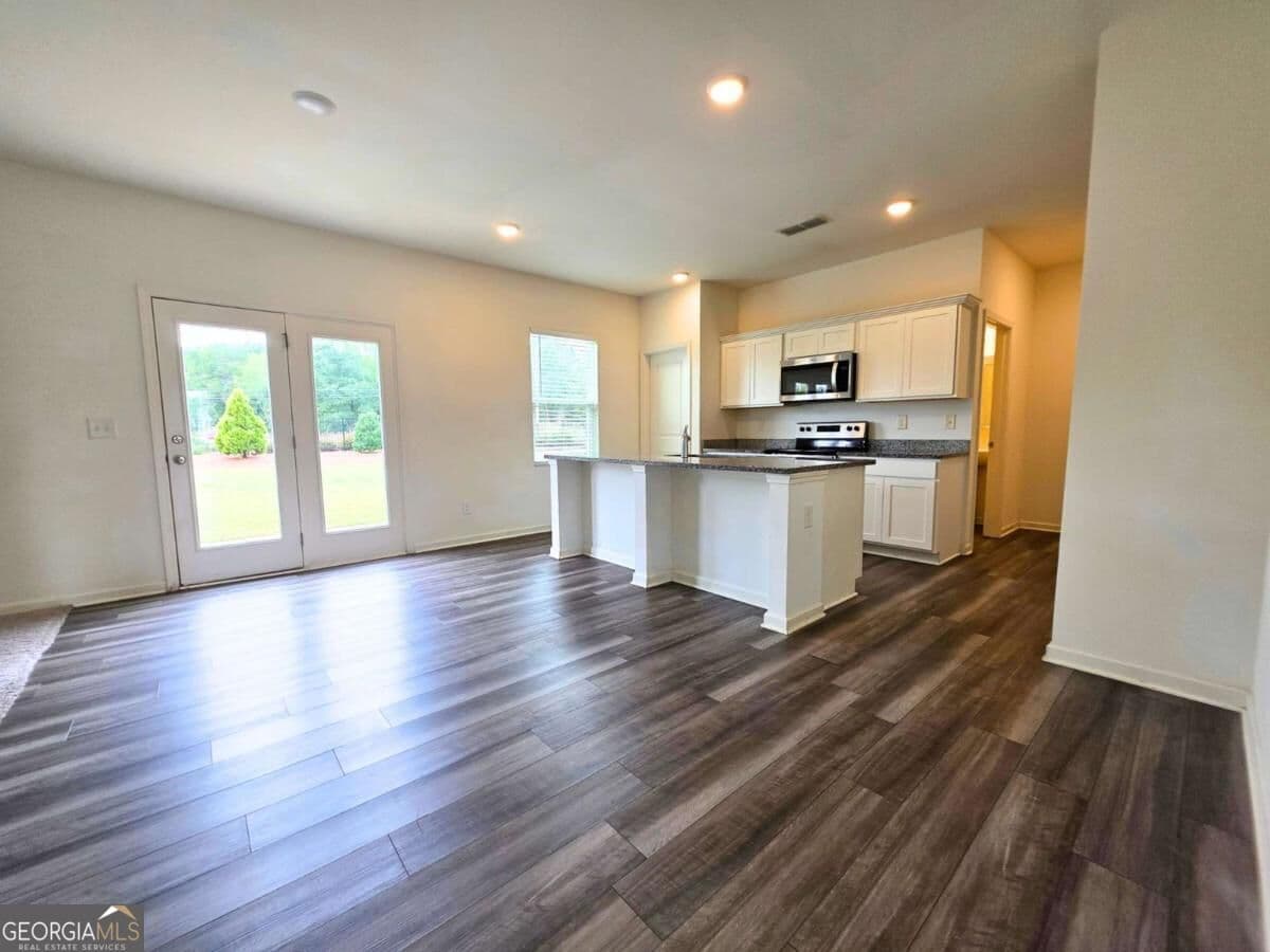 4 bedroom, 2.5 bathroom single family residence for rent at 65 Knightsbridge Lane, Winder, GA 30680 for $2,300 a month — photo 8