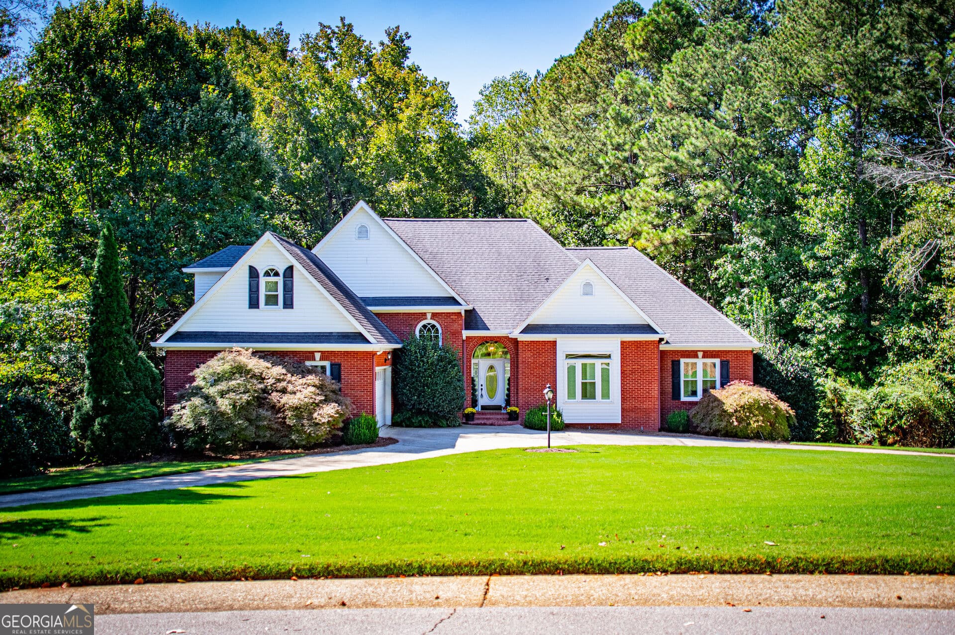 5 bedroom, 4.5 bathroom, 4,330 sq ft single family residence for sale at 101 Shady Valley Court, Carrollton, GA 30116 — photo 2