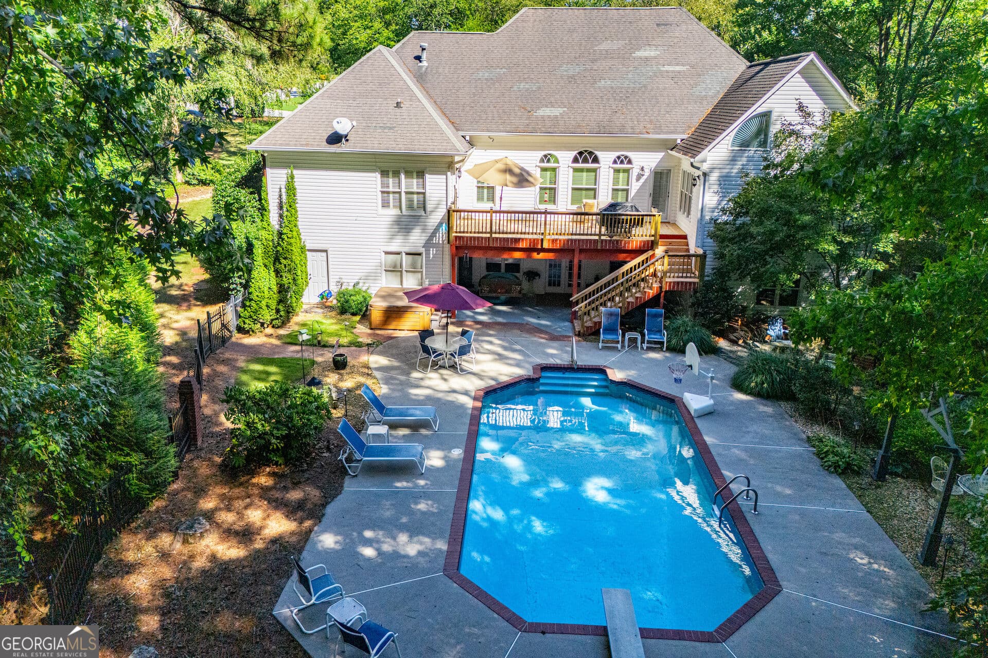 5 bedroom, 4.5 bathroom, 4,330 sq ft single family residence for sale at 101 Shady Valley Court, Carrollton, GA 30116 — photo 6