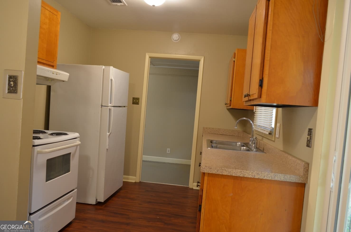 3 bedroom, 1 bathroom, 1,275 sq ft single family residence for sale at 102 Williams Street, Warner Robins, GA 31088 — photo 5