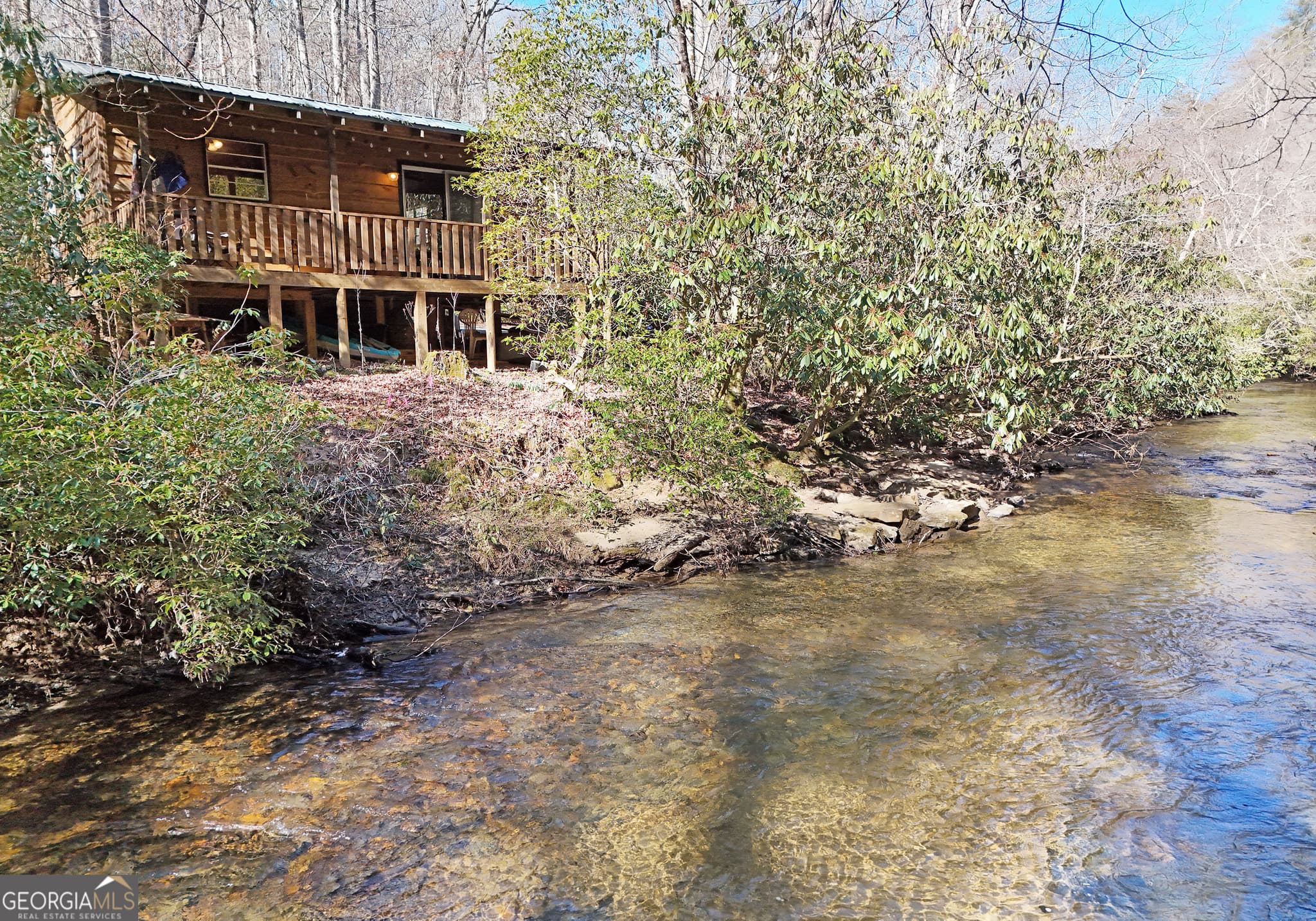 2 bedroom, 1 bathroom, 576 sq ft cabin,single family residence for sale at 150 Donna Lee Lane, Mineral Bluff, GA 30559 — photo 2