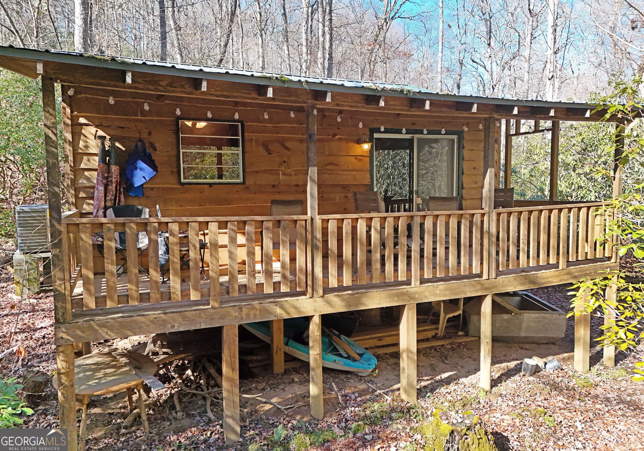 2 bedroom, 1 bathroom, 576 sq ft cabin,single family residence for sale at 150 Donna Lee Lane, Mineral Bluff, GA 30559 — photo 4