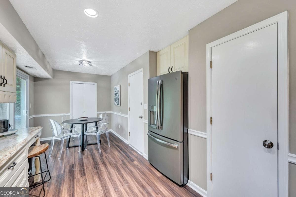 3 bedroom, 2.5 bathroom single family residence for rent at 2011 Kemp Road, Marietta, GA 30066 for $4,500 a month — photo 6