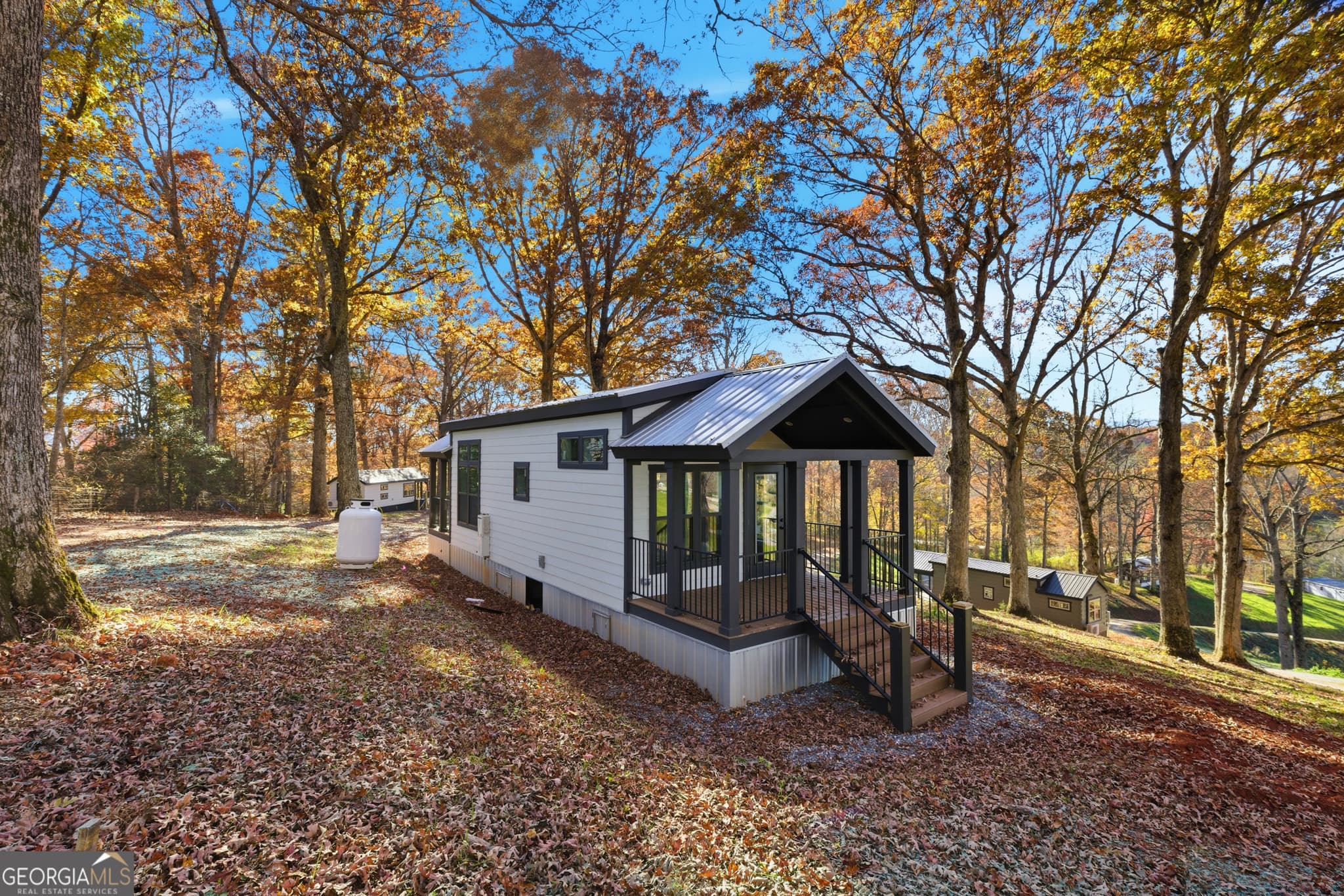 1 bedroom, 1 bathroom, 396 sq ft single family residence for sale at 527 Saunders Road LOT 17, Franklin, NC 28734 — photo 4