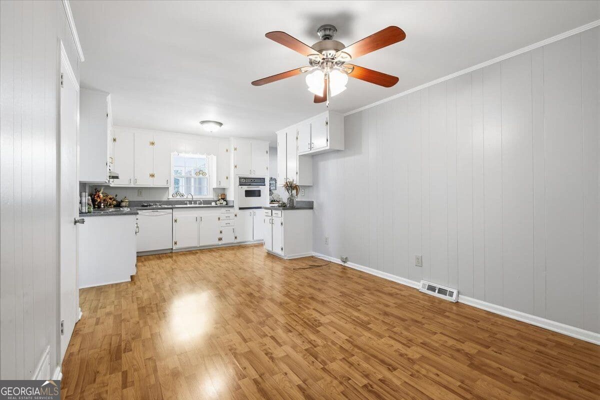 3 bedroom, 2.5 bathroom, 1,392 sq ft single family residence for sale at 3 Cameo Drive, Rome, GA 30165 — photo 9
