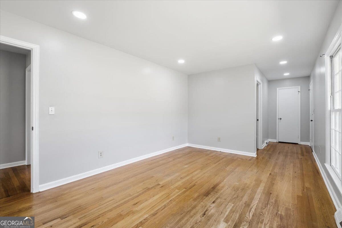 3 bedroom, 2.5 bathroom, 1,392 sq ft single family residence for sale at 3 Cameo Drive, Rome, GA 30165 — photo 8