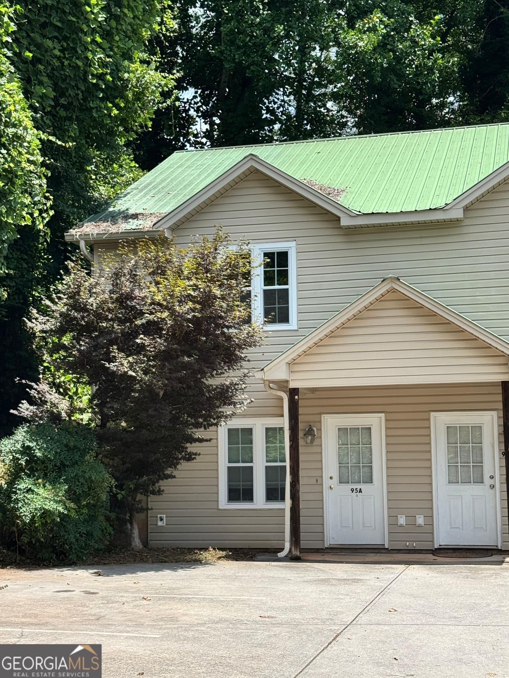 3 bedroom, 2.5 bathroom, 1,292 sq ft townhouse for rent at 95A Mechanic Street, Dahlonega, GA 30533 for $1,700 a month
