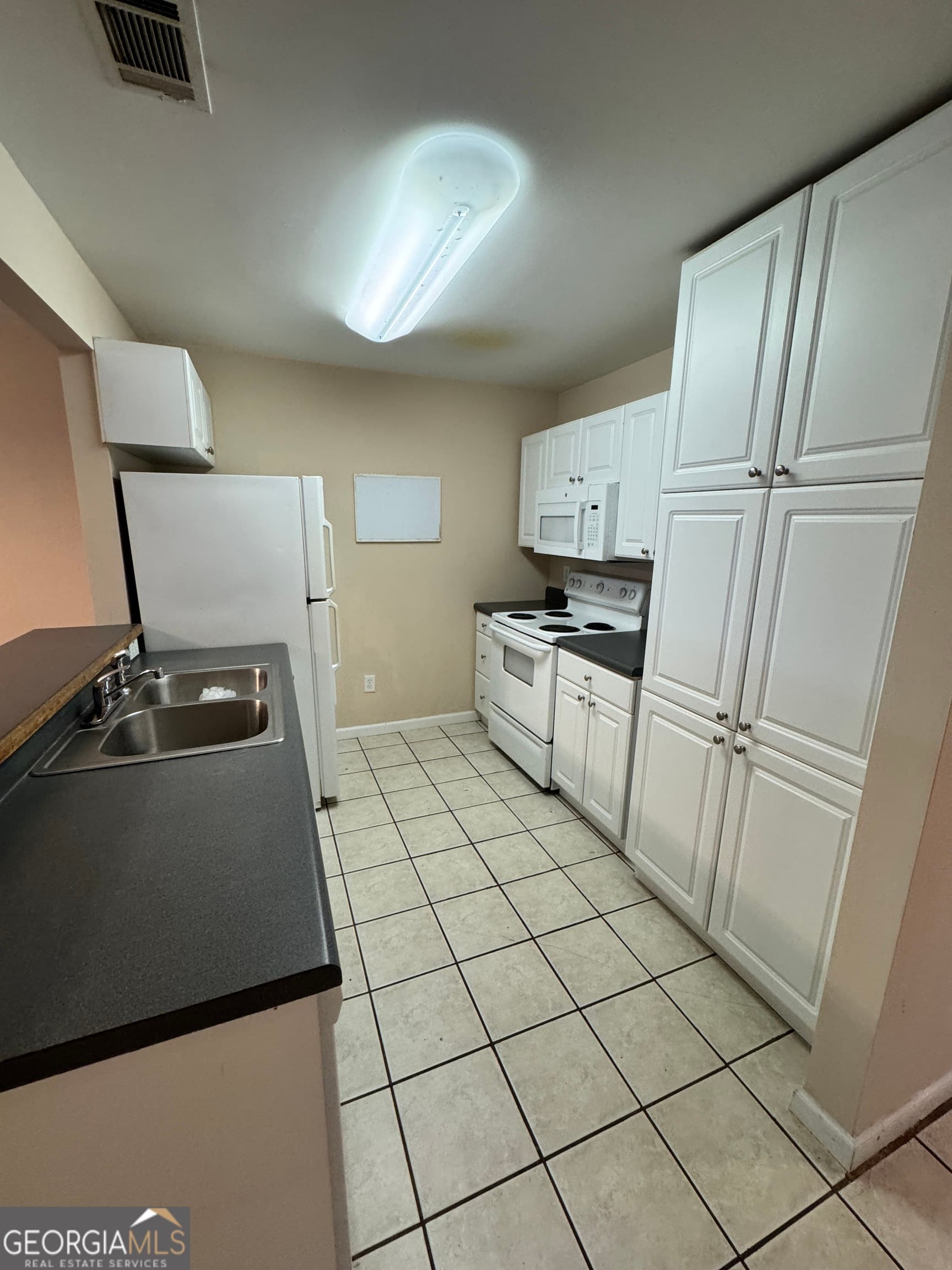 3 bedroom, 2.5 bathroom, 1,292 sq ft townhouse for rent at 95A Mechanic Street, Dahlonega, GA 30533 for $1,700 a month — photo 5