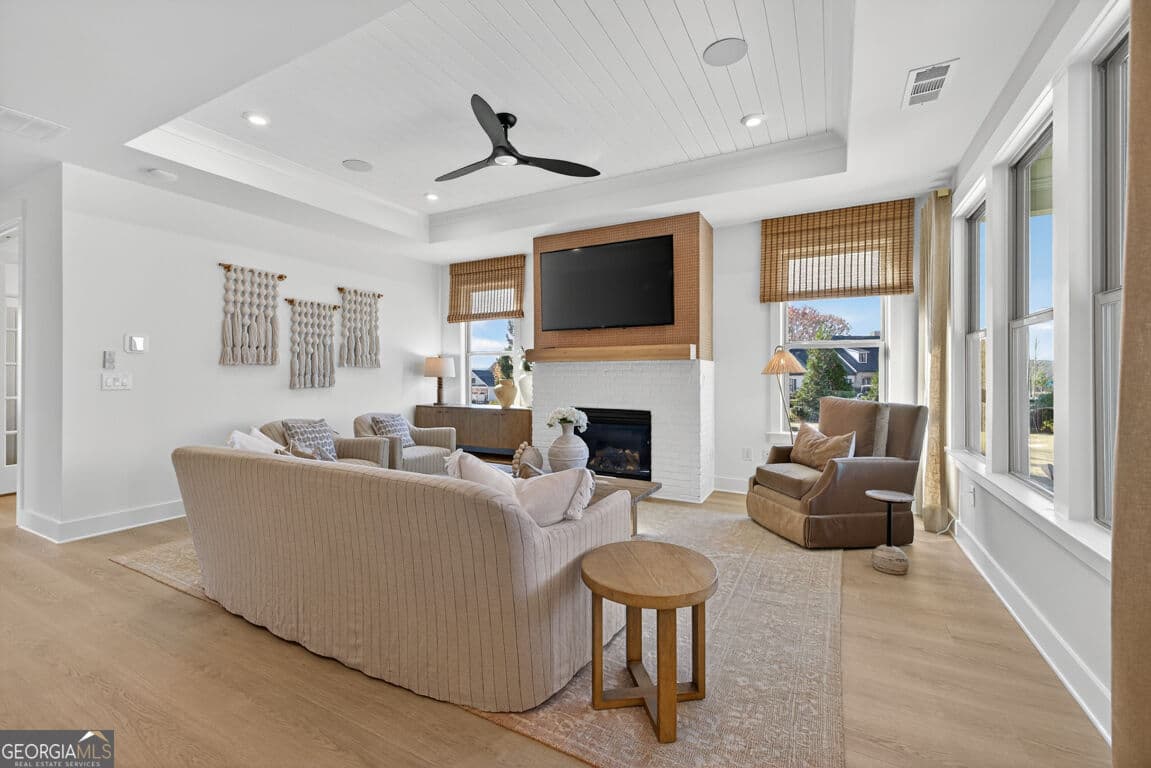 3 bedroom, 2 bathroom, 1,965 sq ft single family residence for sale at 5418 Cordina Road, Hoschton, GA 30548 — photo 6