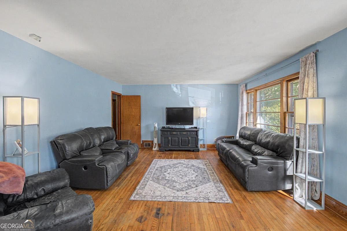 3 bedroom, 1.5 bathroom, 2,130 sq ft single family residence for sale at 185 Northcrest Drive, Athens, GA 30601 — photo 3