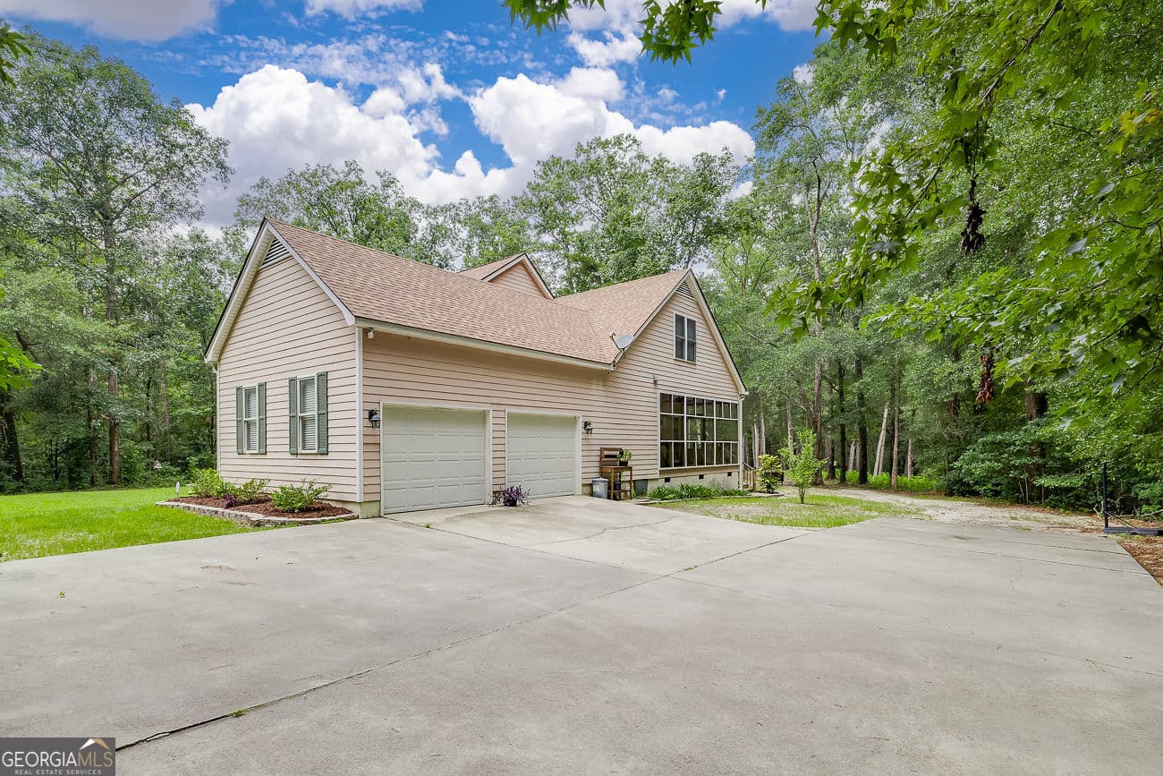 4 bedroom, 3 bathroom, 3,298 sq ft single family residence for sale at 131 High Bluff Road, Rincon, GA 31326 — photo 3