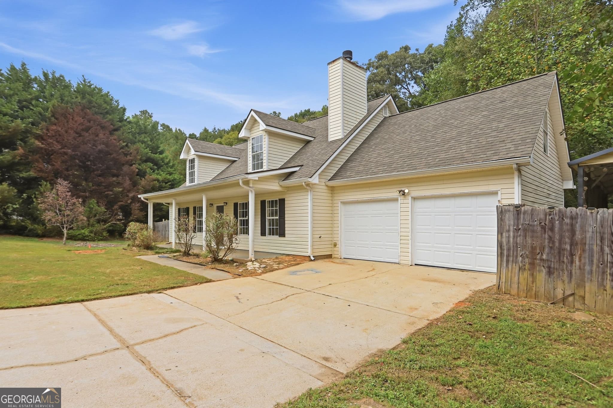 4 bedroom, 2.5 bathroom, 2,076 sq ft single family residence for sale at 310 Kaden Court, Mcdonough, GA 30252 — photo 3