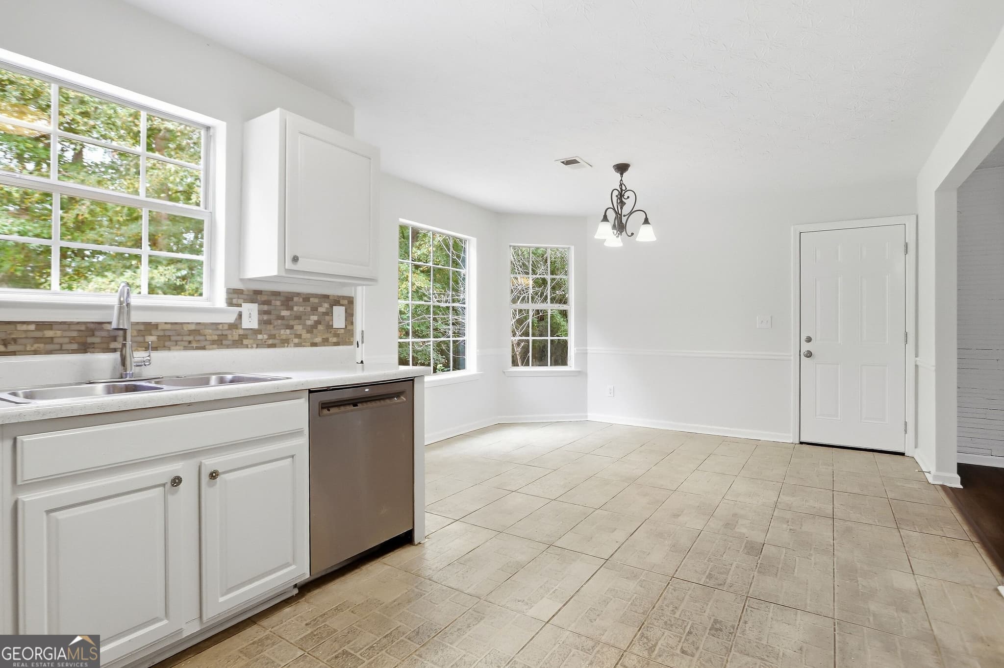 4 bedroom, 2.5 bathroom, 2,076 sq ft single family residence for sale at 310 Kaden Court, Mcdonough, GA 30252 — photo 10