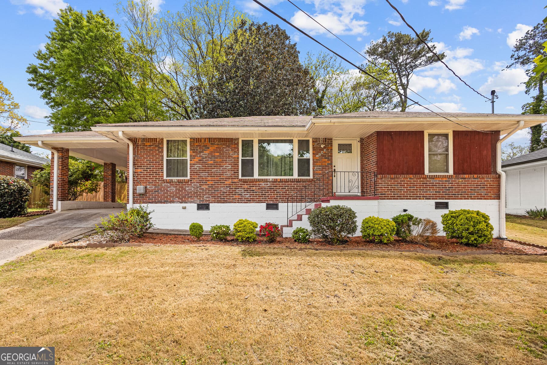 3 bedroom, 1.5 bathroom, 1,190 sq ft single family residence for sale at 1795 Vicki Lane, Atlanta, GA 30316 — photo 1 of 20