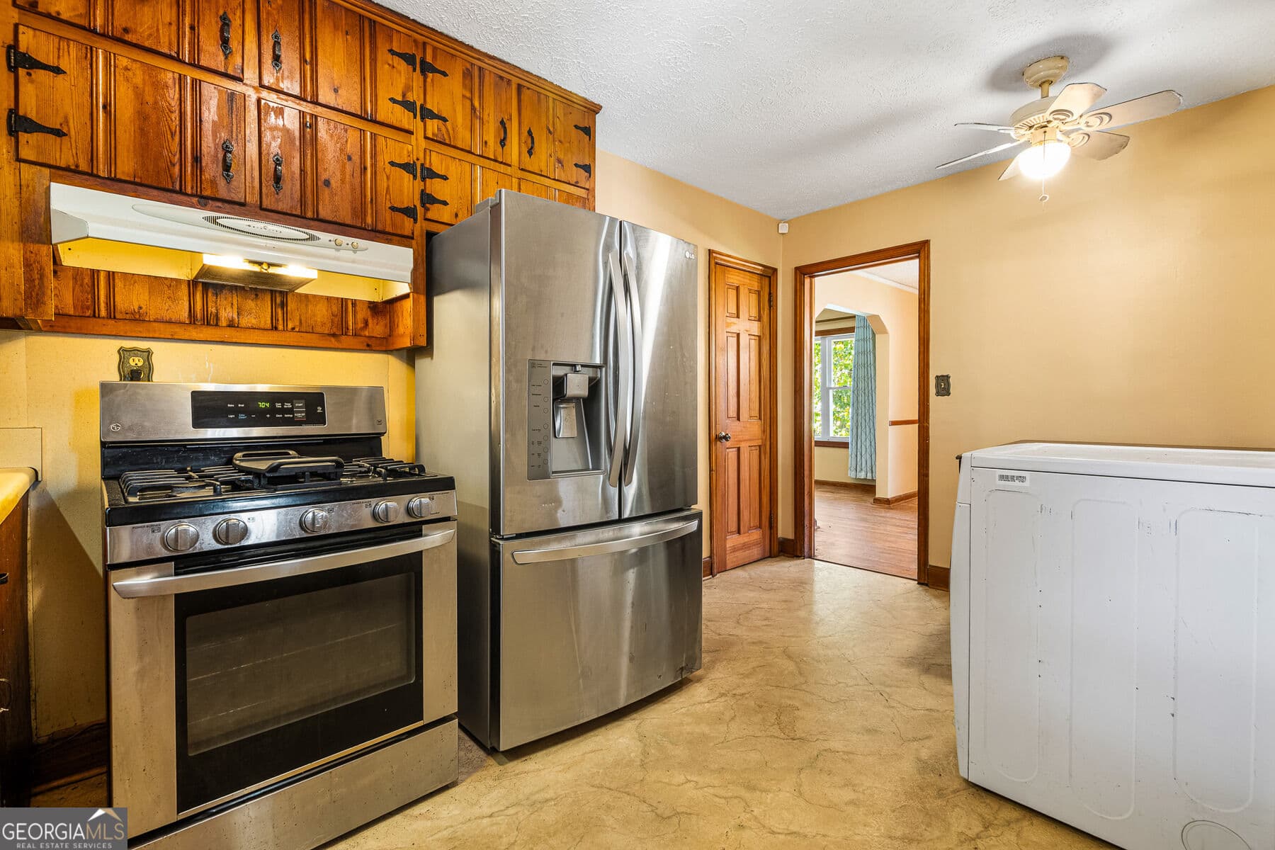3 bedroom, 1.5 bathroom, 1,190 sq ft single family residence for sale at 1795 Vicki Lane, Atlanta, GA 30316 — photo 5