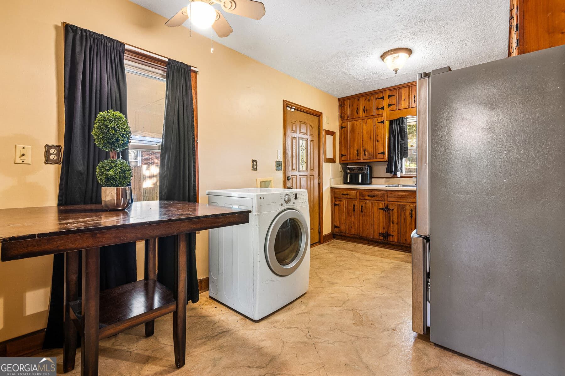 3 bedroom, 1.5 bathroom, 1,190 sq ft single family residence for sale at 1795 Vicki Lane, Atlanta, GA 30316 — photo 4
