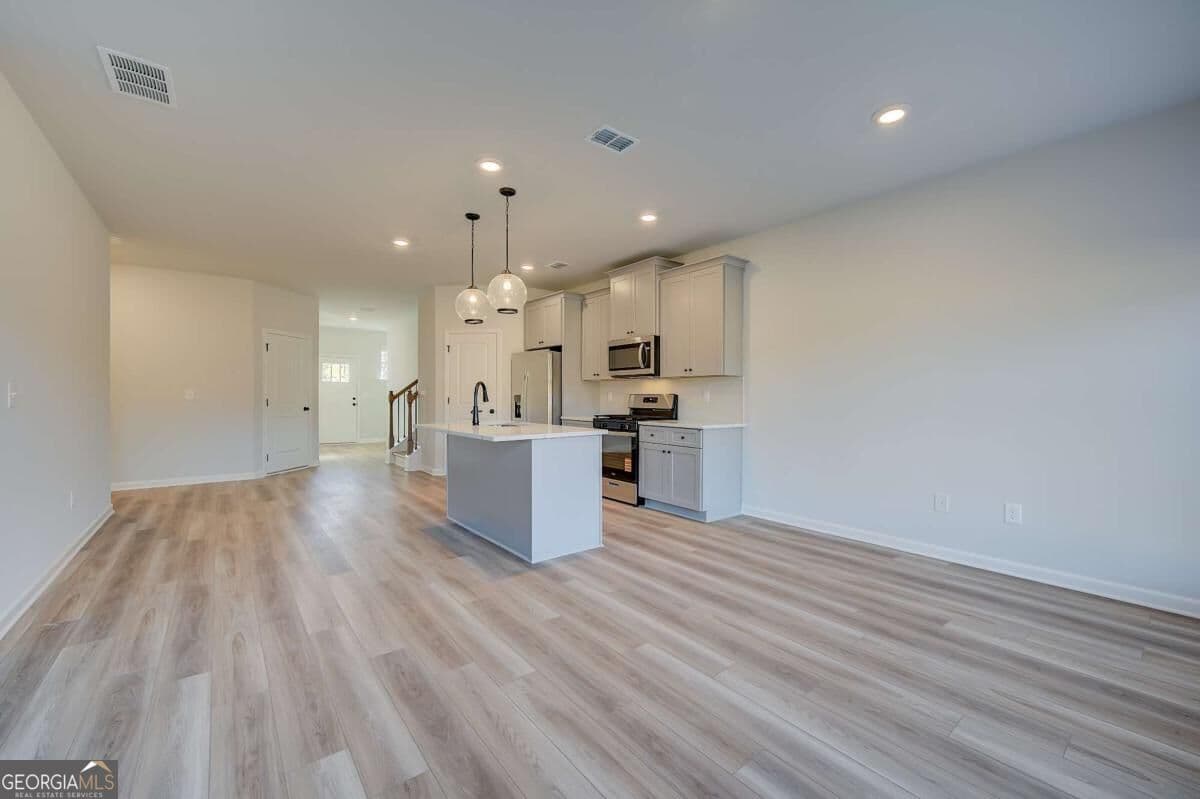 4 bedroom, 3 bathroom, 2,429 sq ft single family residence for sale at 324 Bedford Trace, Conyers, GA 30094 — photo 10