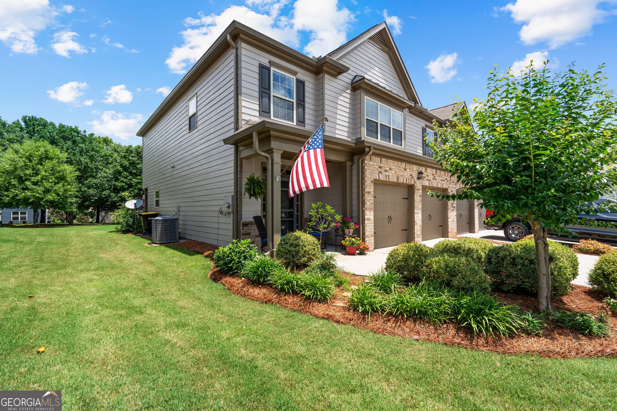 3 bedroom, 2.5 bathroom, 2,207 sq ft townhouse sold at 5 Ontario Court, Newnan, GA 30263