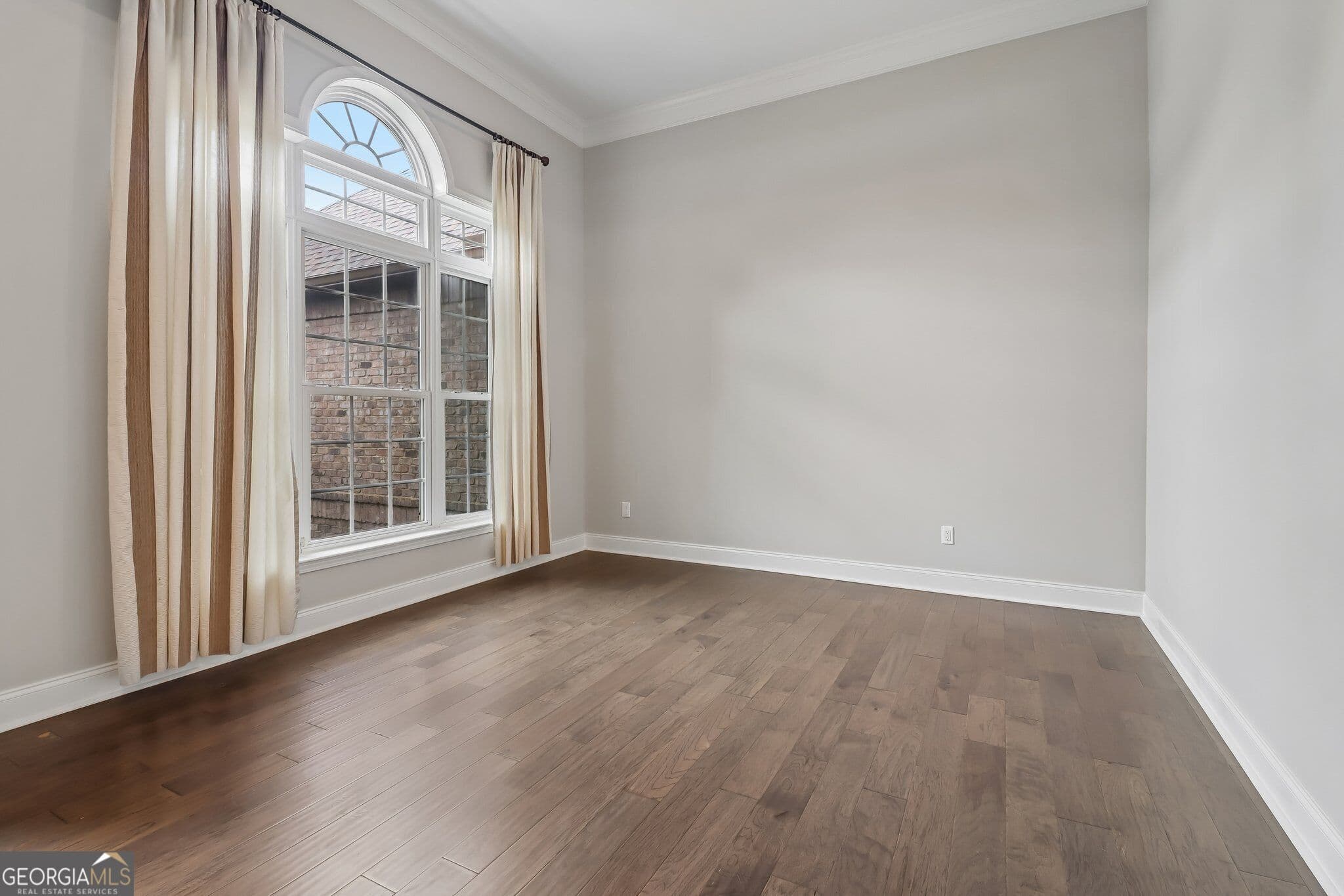 4 bedroom, 4 bathroom, 6,072 sq ft single family residence for sale at 5715 Catalpa Court, Cumming, GA 30040 — photo 6