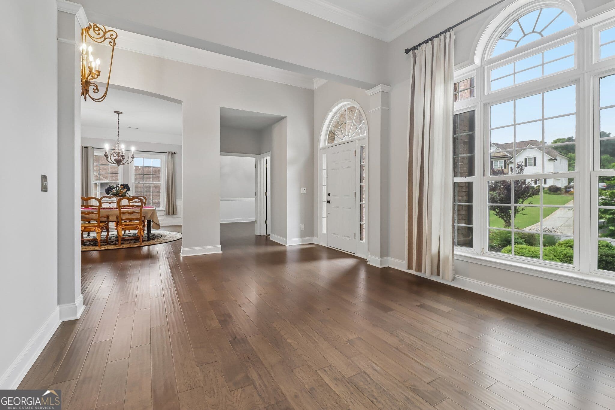 4 bedroom, 4 bathroom, 6,072 sq ft single family residence for sale at 5715 Catalpa Court, Cumming, GA 30040 — photo 7