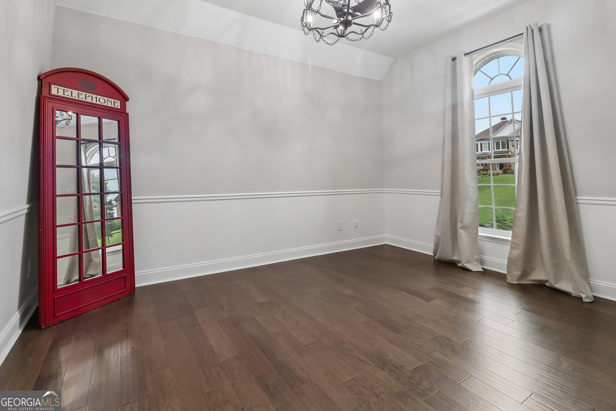 4 bedroom, 4 bathroom, 6,072 sq ft single family residence for sale at 5715 Catalpa Court, Cumming, GA 30040 — photo 8
