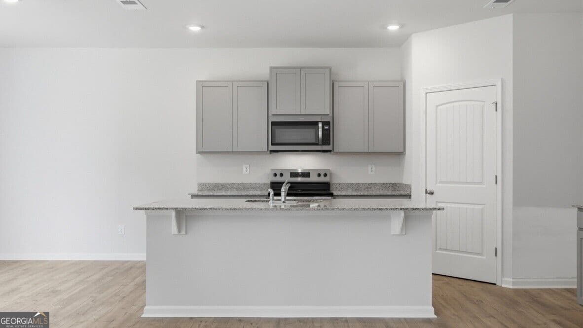 3 bedroom, 2.5 bathroom, 1,749 sq ft single family residence for sale at 8166 Coldstream Drive, Fairburn, GA 30213 — photo 5